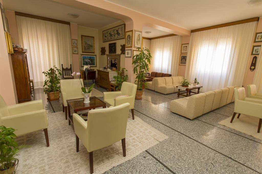 Hotel Grillo Nuoro  Dış mekan fotoğraf